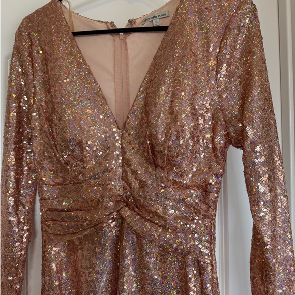 Charlotte Russe Dresses & Skirts - Sequin Peach Midi Charlotte Russe Dress!